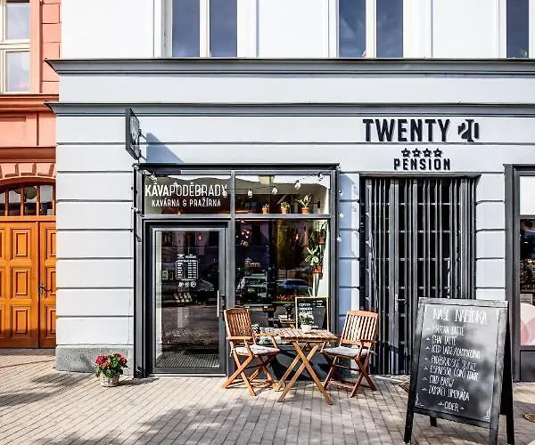Design Twenty 20 בית הארחה 4*